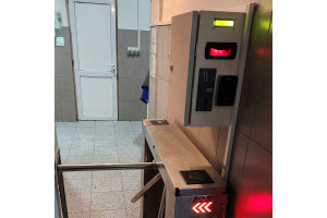 Turnichet cu plata cu cardul bancar (contactless): cum functioneaza si ce trebuie stiut