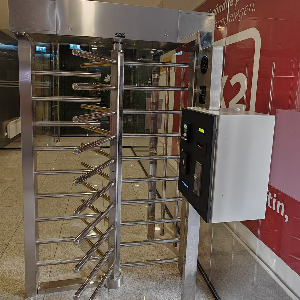 Turnichet vertical semiautomat AVAX P55 + Automat de plata toaleta